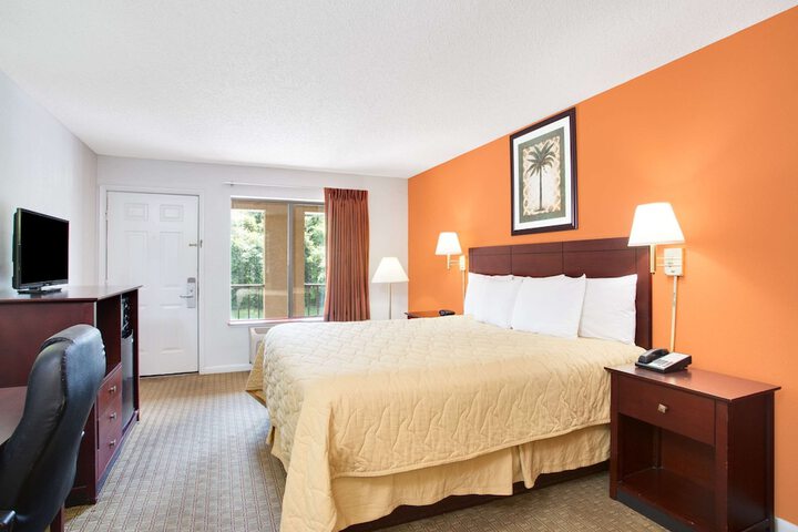 Super 8 by Wyndham Defuniak Springs