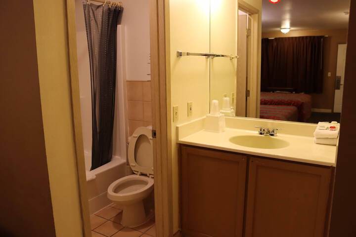 Room 13 of 22