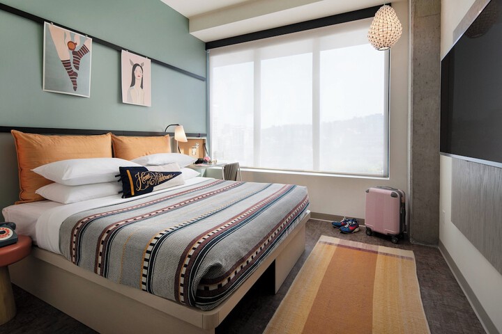 Room 14 of 44