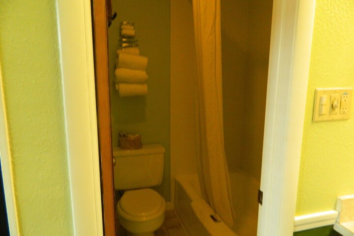 Room 33 of 89