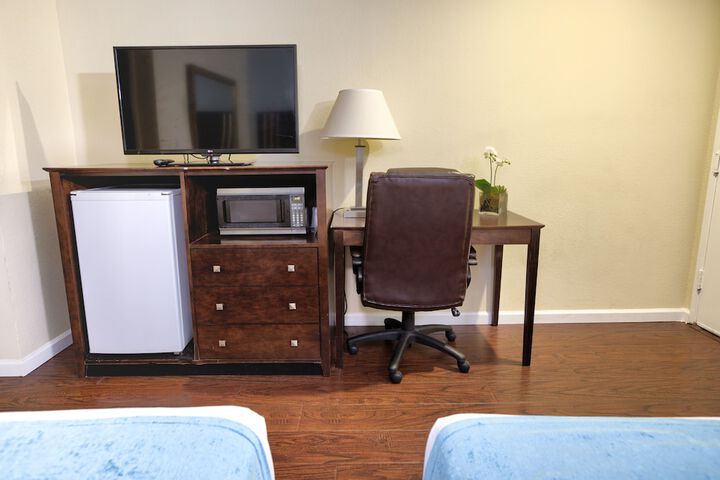 Room 5 of 17