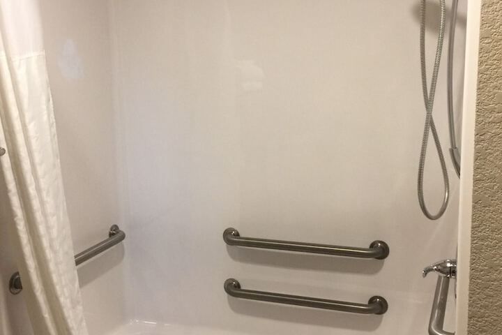 Room 40 of 69