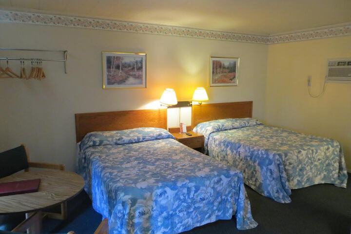 Room 9 of 38