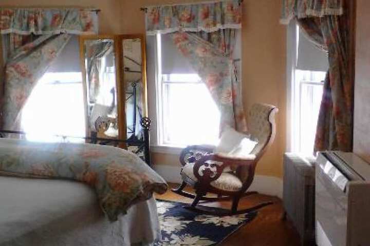 Room 32 of 62