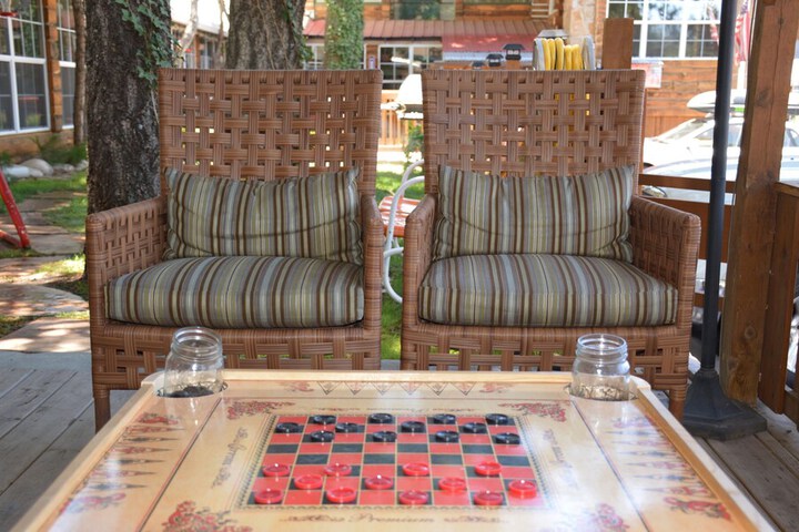 Sitzmark Chalet Inn