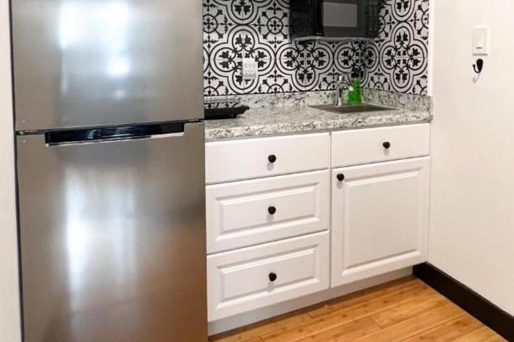 Boutique Studio Apartment on Grand Ave
