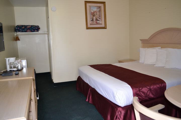 Room 18 of 21