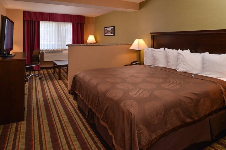 Room 10 of 26