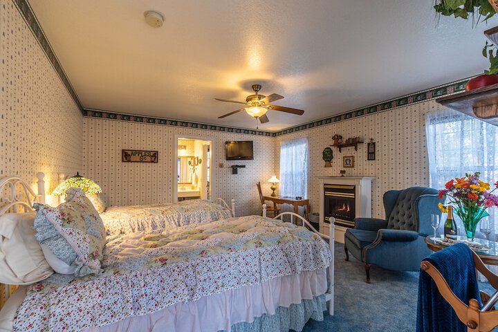 Room 8 of 94