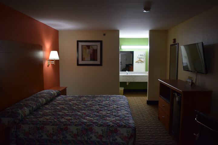 Room 14 of 21
