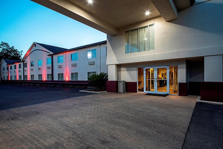 Hotel 2 of 34