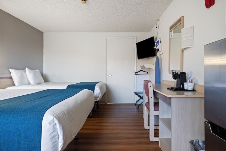Room 82 of 93