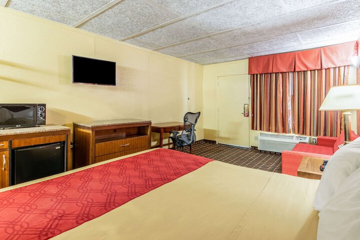Room 10 of 27
