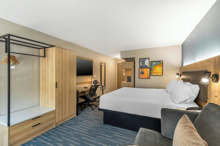 Room 26 of 48