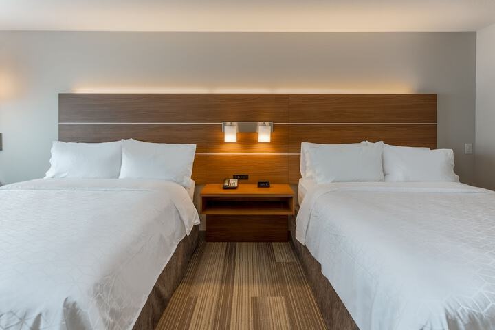 Holiday Inn Express & Suites Rice Lake by IHG
