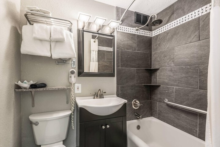 Hotel Bothwell Sedalia Central District an Ascend Collection Hotel
