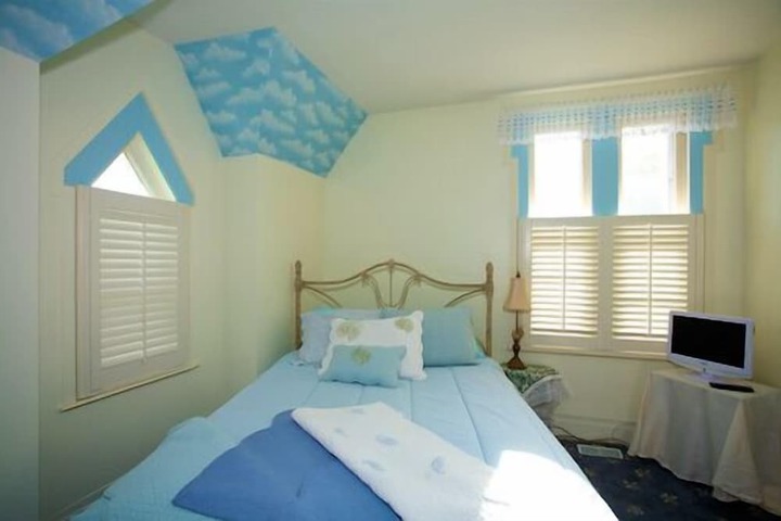 Room 25 of 52