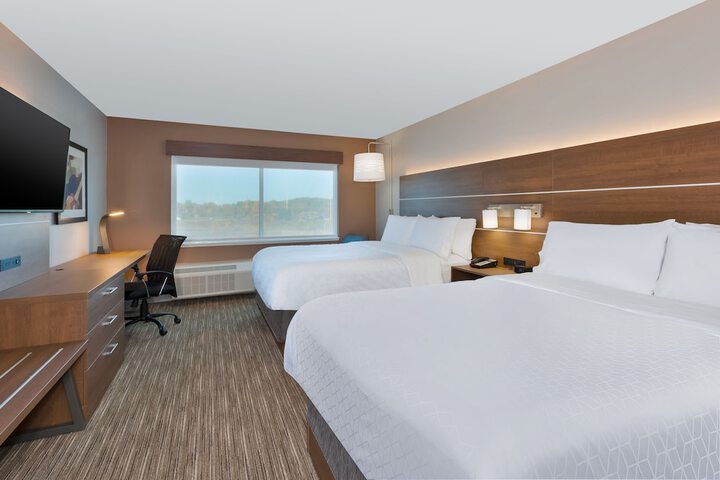 Room 11 of 28