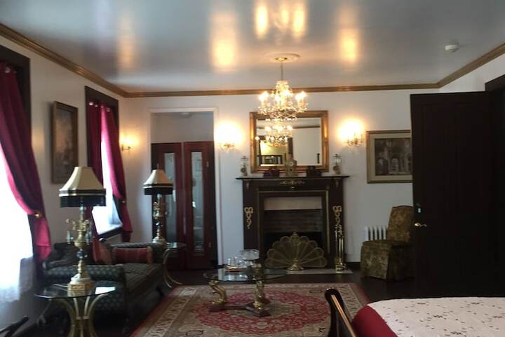 Room 6 of 35