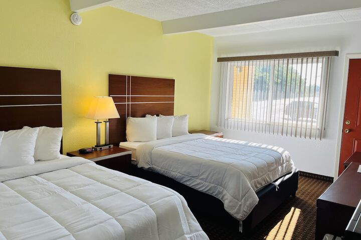 Room 4 of 7