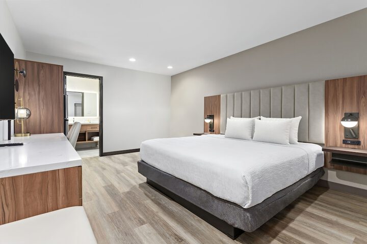 Room 28 of 62