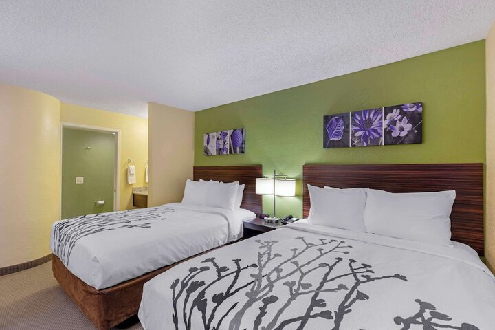 Room 14 of 38