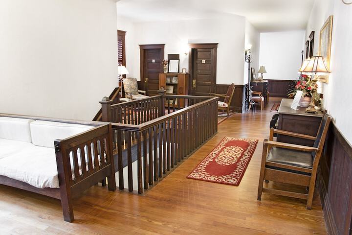 Hotel 7 of 44