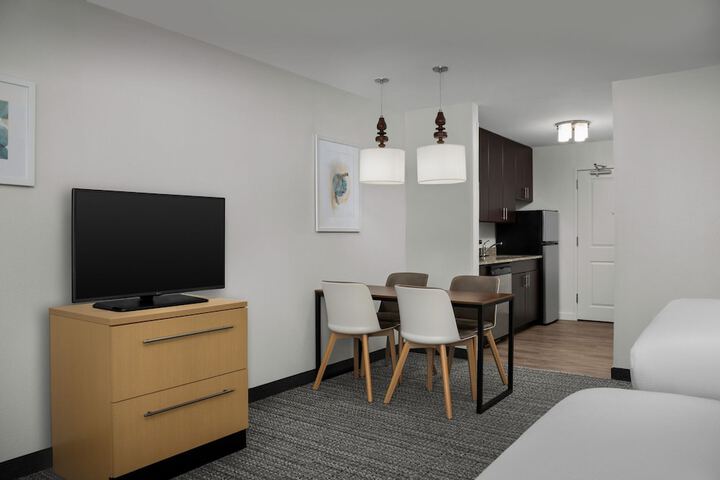 Room 17 of 41
