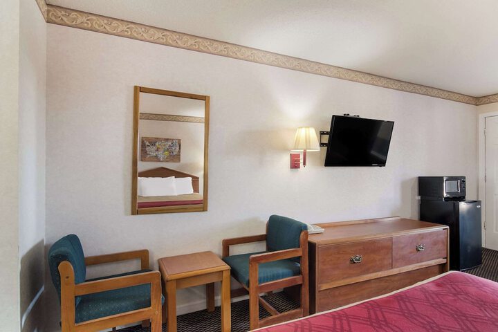 Room 20 of 32
