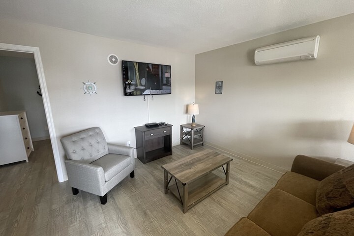 Room 45 of 179