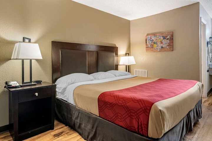 Room 17 of 23
