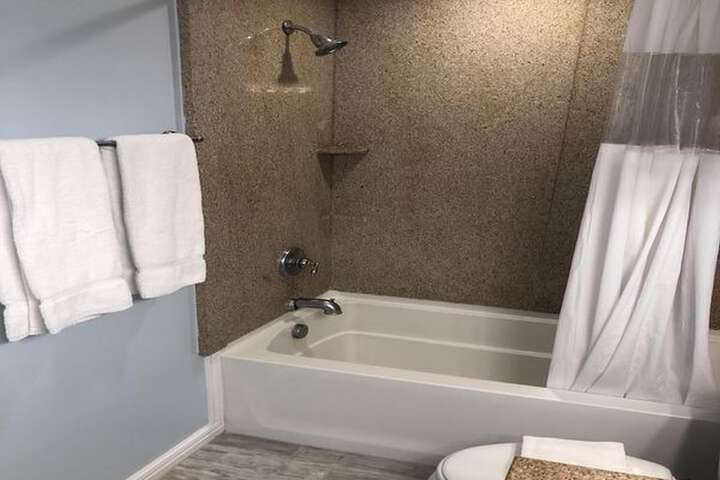 Beachgate CondoSuites and Oceanfront Resort