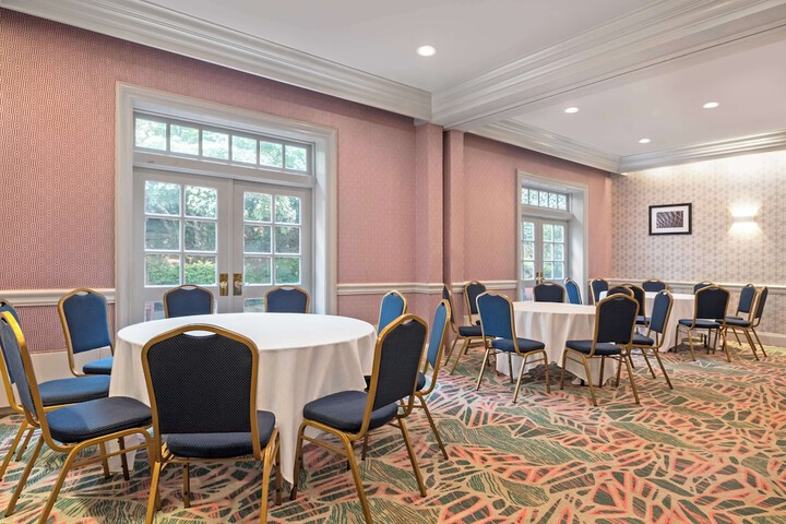 Hampton Inn & Suites Stamford