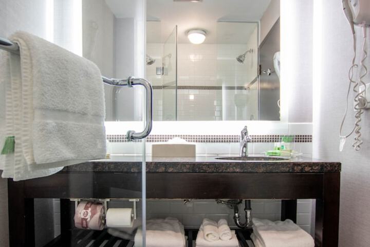 Holiday Inn Hotel & Suites St. Catharines Conference Center by IHG