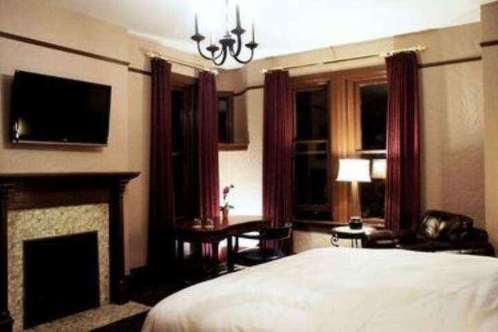Room 85 of 102