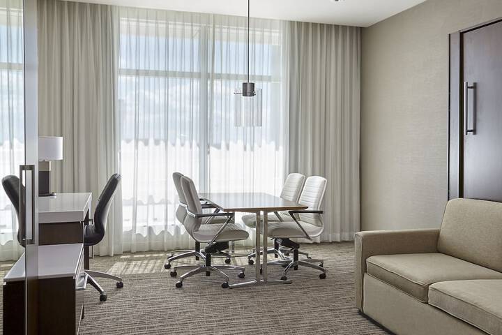 Room 13 of 68