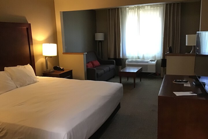 Room 25 of 39