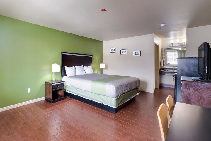 Room 26 of 35
