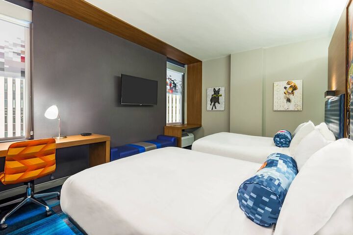 Room 12 of 26