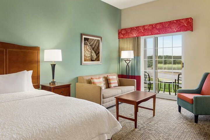 Hampton Inn & Suites Outer Banks / Corolla