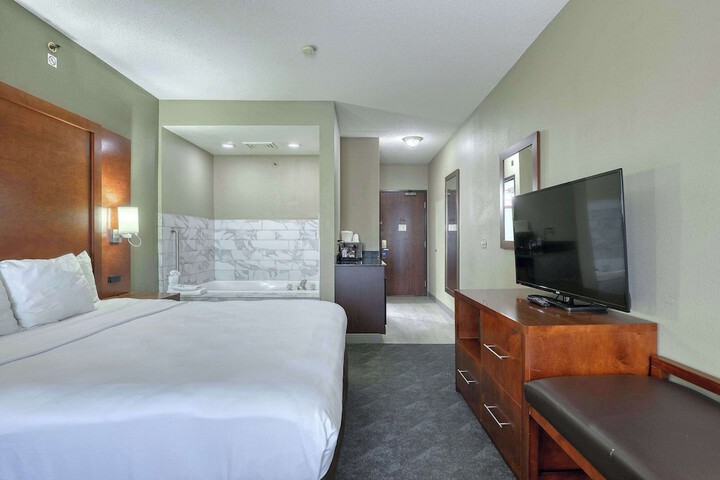 Room 40 of 89