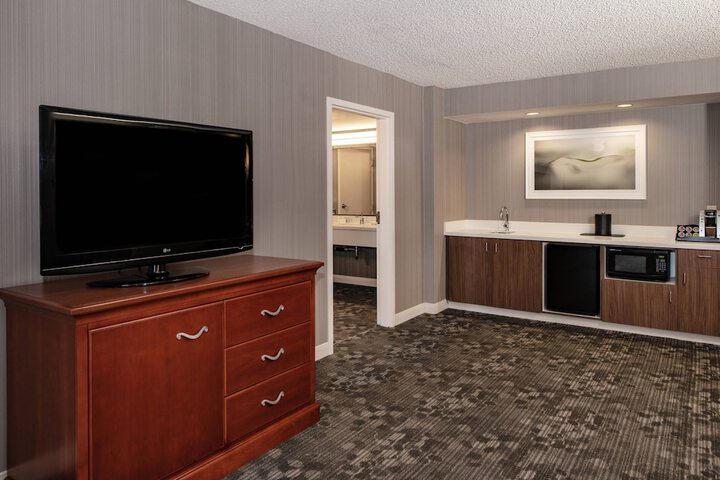 Lounge 52 of 60