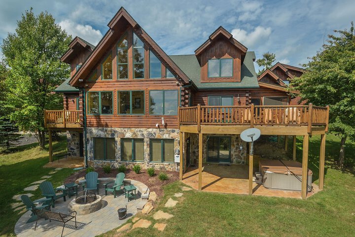 Highlands Heaven by Taylor Made Deep Creek