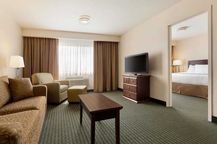 Room 10 of 21