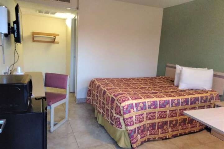 Room 15 of 23