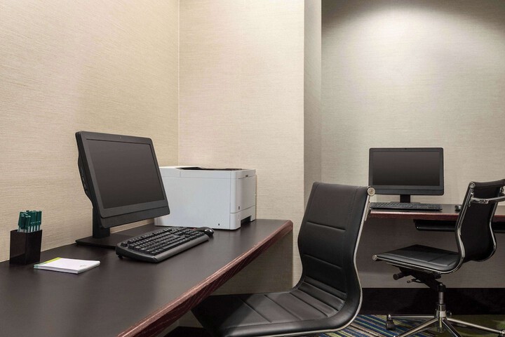 Business Center 74 of 75
