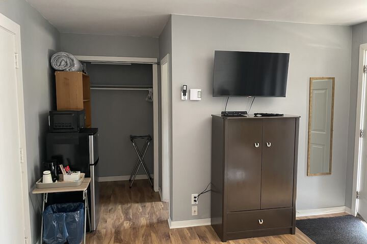 Room 9 of 24