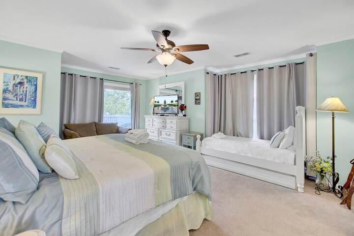 Racquet Club 35 by Wild Dunes in Resort Core