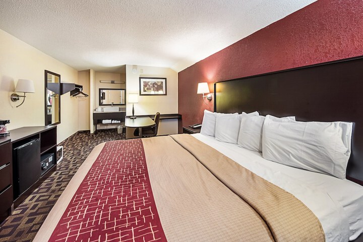 Room 21 of 28