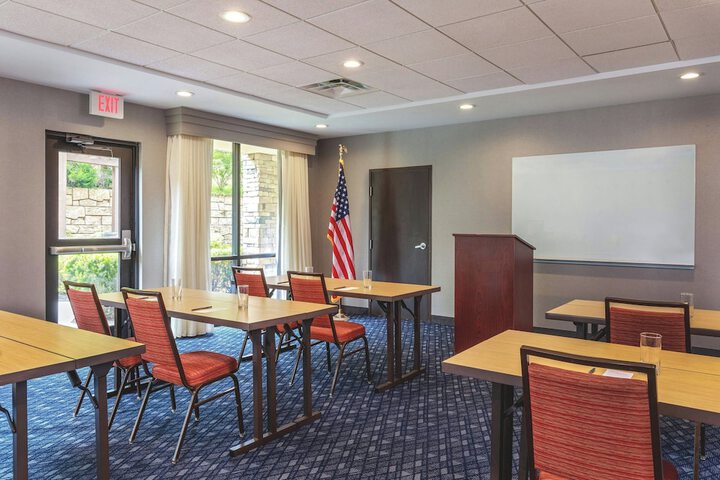 Courtyard Oneonta
